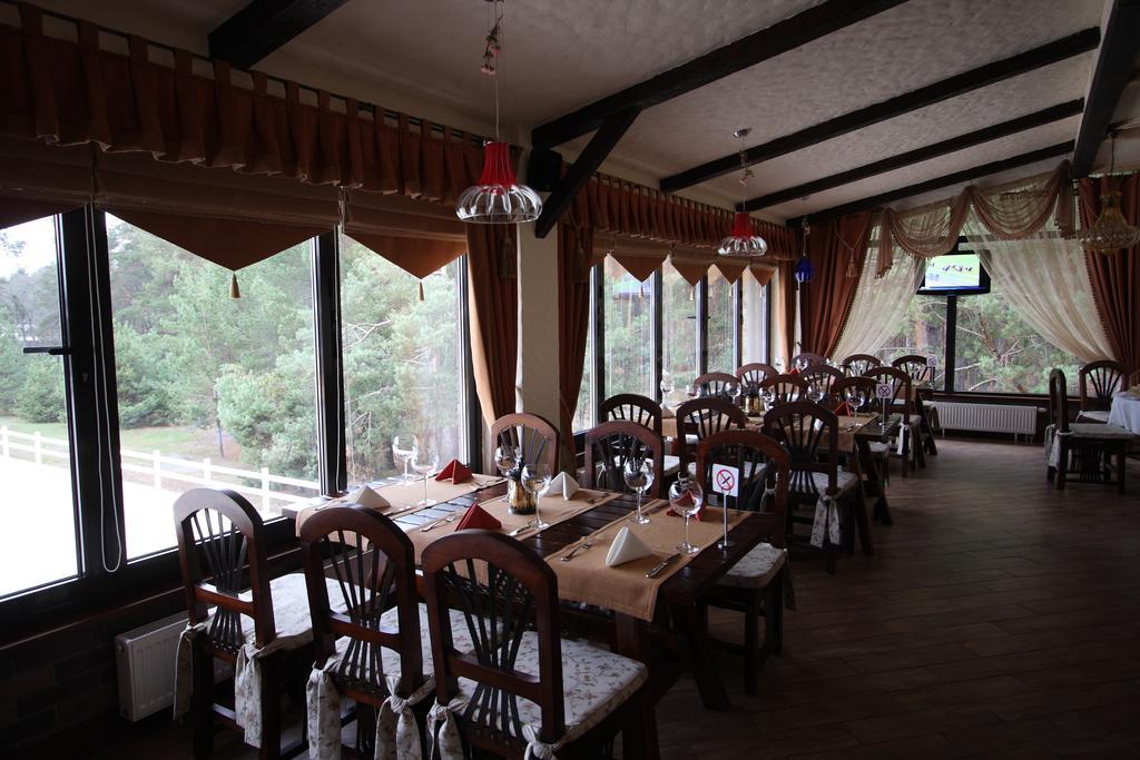 Park-Hotel Butenko Stable Protsev Buitenkant foto